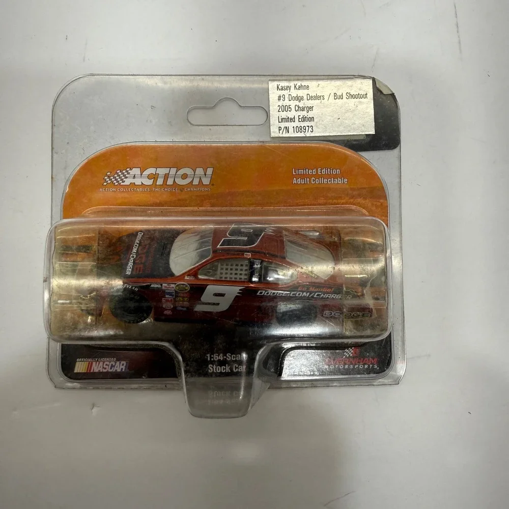 Action Kasey Kahne #9 Dodge Dealers 2005 Charger 1:64 Diecast Stock Car 108973